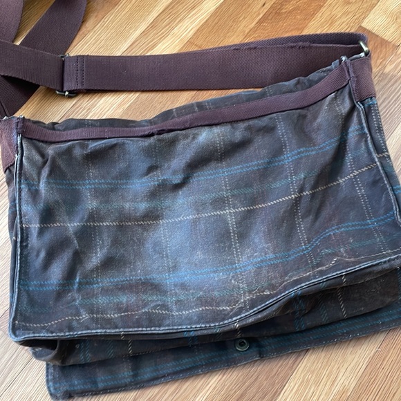 J Crew Waxed Canvas Messenger Bag - Picture 2 of 11
